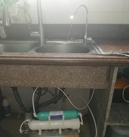 爱惠浦净水器的优势与效果解析（全面过滤，健康保障；科技感知，智能便捷）