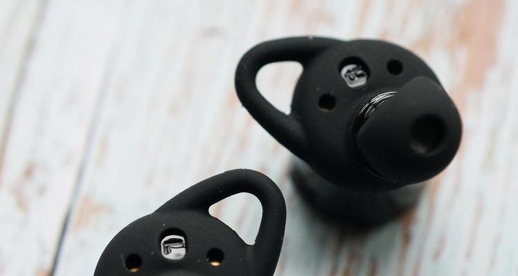 打造悦耳视听的DIY耳机，享受细腻音质（发现关键元素，提升个性化音乐体验）