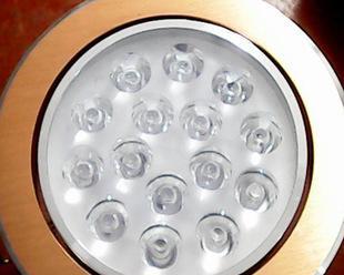 LED灯拍照（用LED灯捕捉独特的摄影魅力）