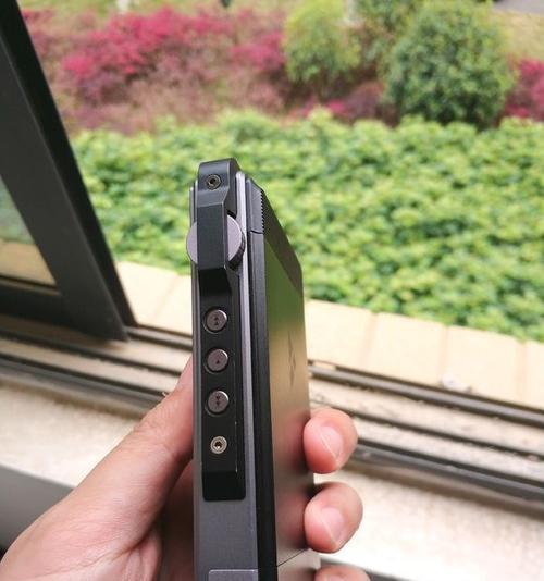 以飞傲X7AM5如何满足用户需求？（性能强劲、设计精美、功能丰富的全能手机）