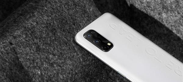 探索Q2手机的功能与性能（从外观到内在，全面解析Q2手机的特点与优势）