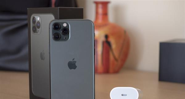 探索iPhone11系统的卓越之处（以超强性能和智能设计引领手机行业发展）